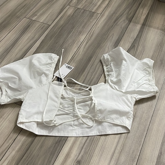 Brand new H&M crop top - Picture 2 of 2